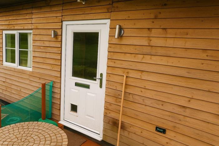 Cabin at Animal Rescue Sanctuary - Sleeps 2