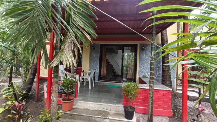 NivaantatVicharays Palm View Family Room