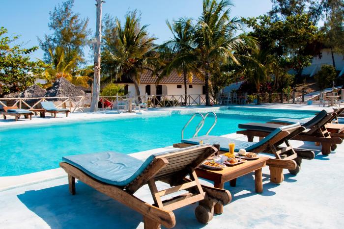 1Zi hotel and beach club