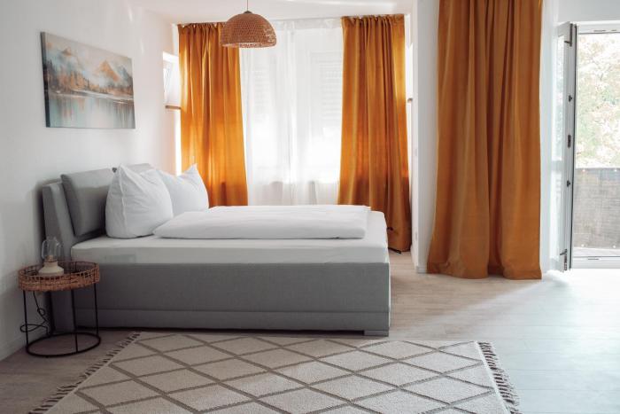 Helles, modernes Apartment, Balkon, Fahrstuhl, 2P