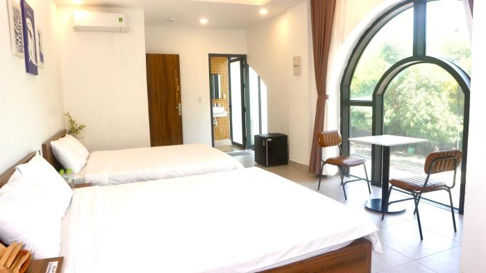 Monstera Hotel and Coffee