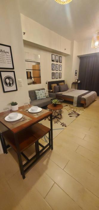 81 Newport Studio Near NAIA T3 with Pool and Balcony
