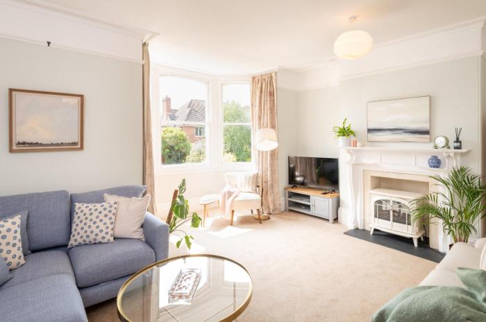 Large flat, central Exeter, sleeps 6, garden