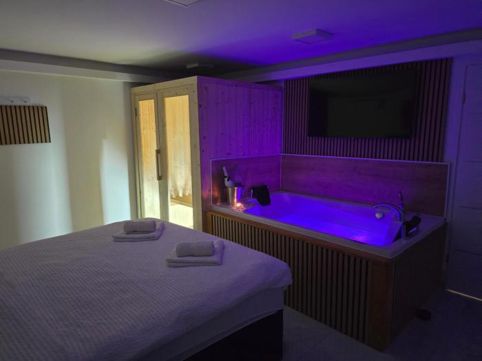Room with jacuzzi and sauna Edy