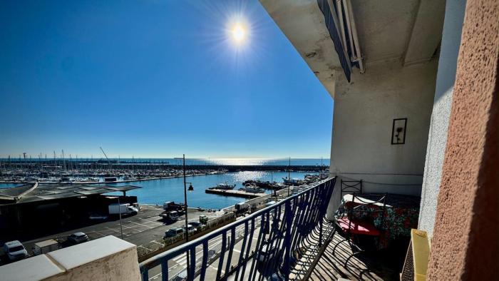 Large apartment with sea and port view