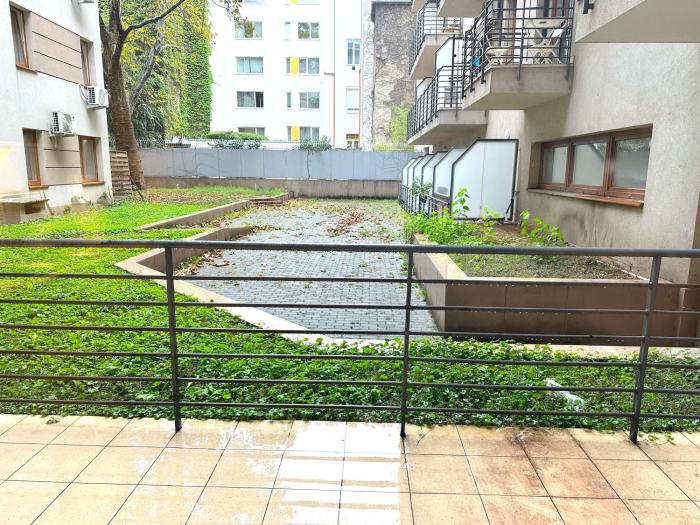 Prime Stay - Modern 2 Bedroom Family Apartment with Terrace