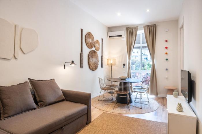 Sunny Central Apartment with 100sqm Terrace in Barcelona