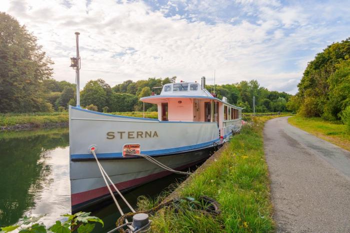 Sterna boat & suites