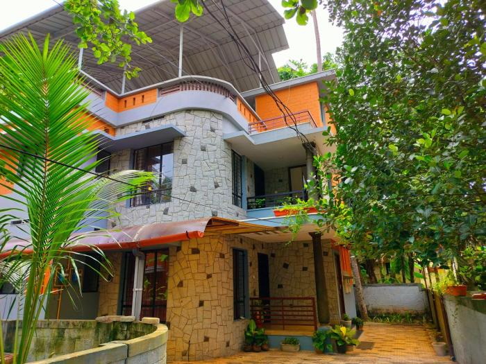 Pracheeta Homes