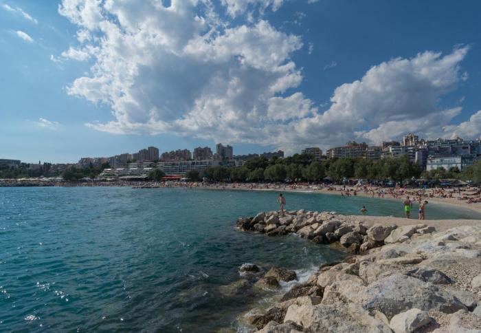 Luxury Rooms Near the Beach1