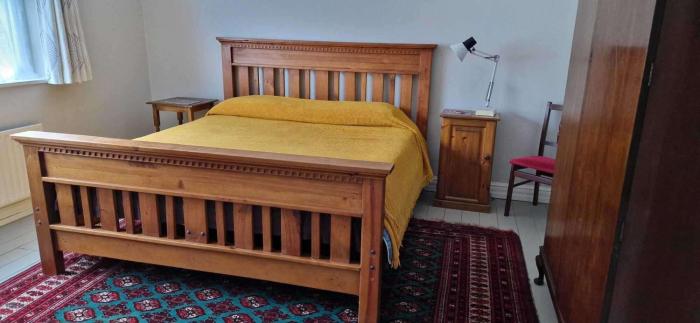 House - Sleeps 10 - Parking - 40 Mins to Dublin