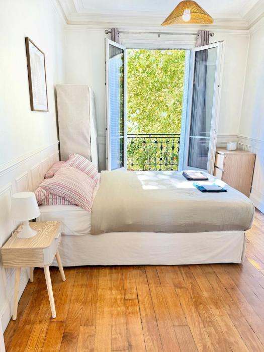 Parisian Apartment for 3 People - Paris Parc des Princes WiFi & Metro