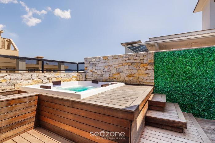 Sobrado com Jacuzzi, a apenas 10min do Mar OSH