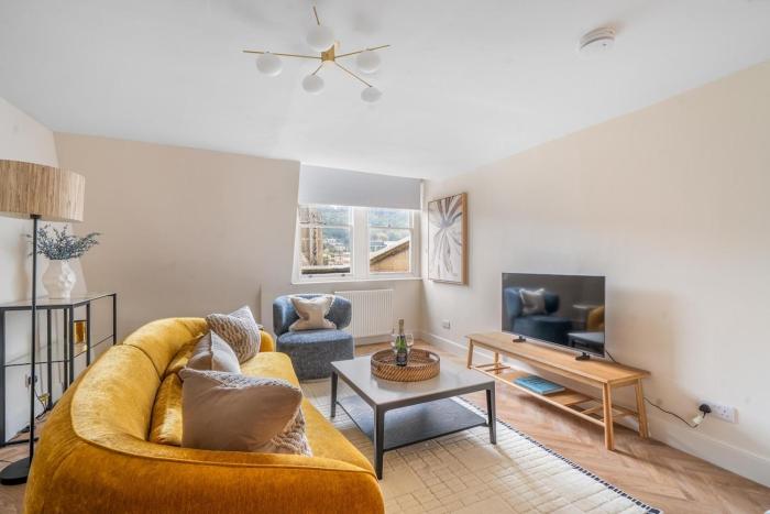 City-Centre Stay with King Bed Comfort