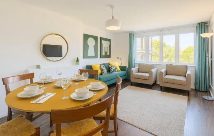 London Apartment with 3 Bedrooms