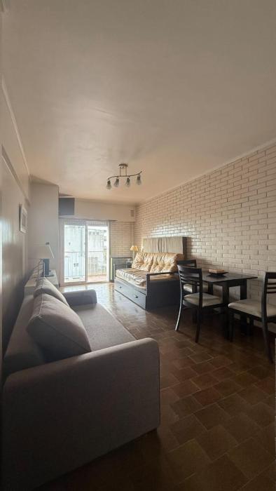 MONOAMBIENTE muy cómodo a metros del mar