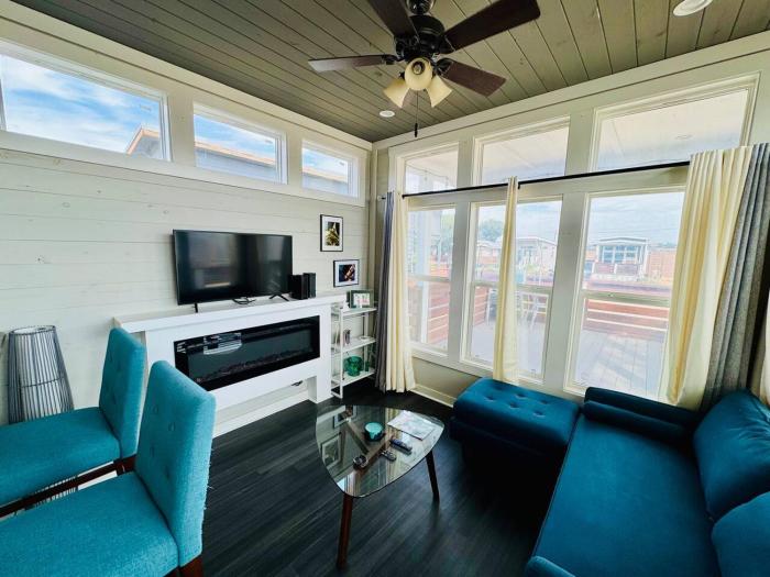 Little House of the Flying