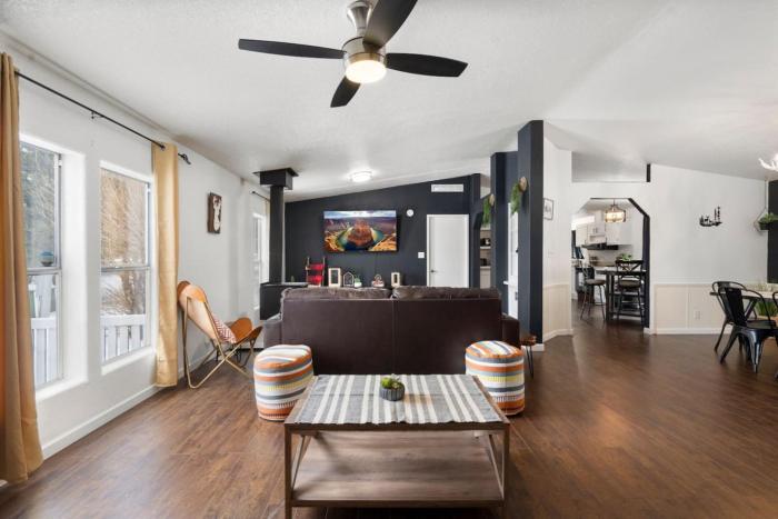 Family Grand Canyon Pit Stop