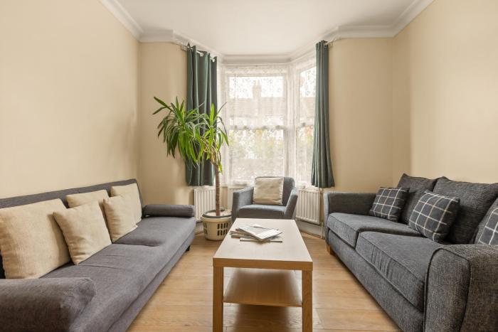 New! Modern 5BR House by Lloyd Park in Walthamstow