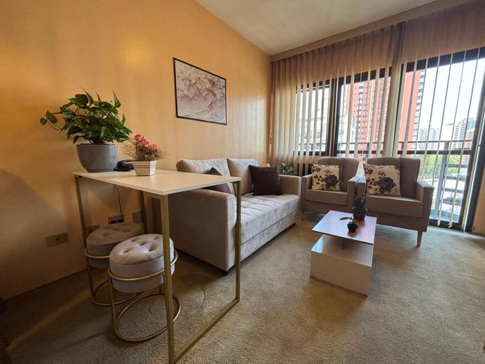 ENB1067 Flat Super Decorado p até 4 pp no centro de SBC