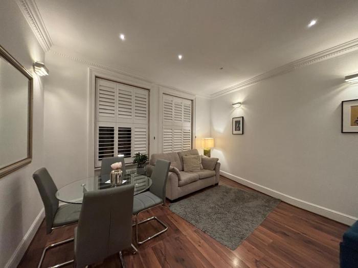 Discover London Central 2 Bedroom in Kensington
