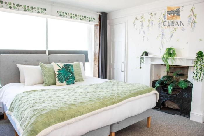 1 Bed Beauty With Parking By Clean Break