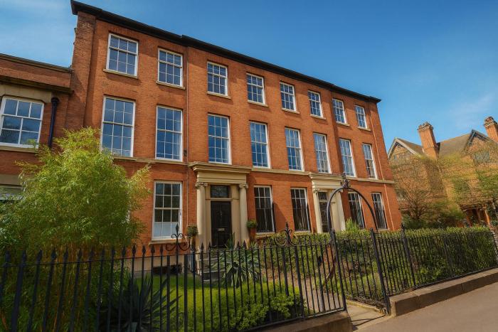 Manchesters Ultimate House - Hot tub - Sleeps 22!