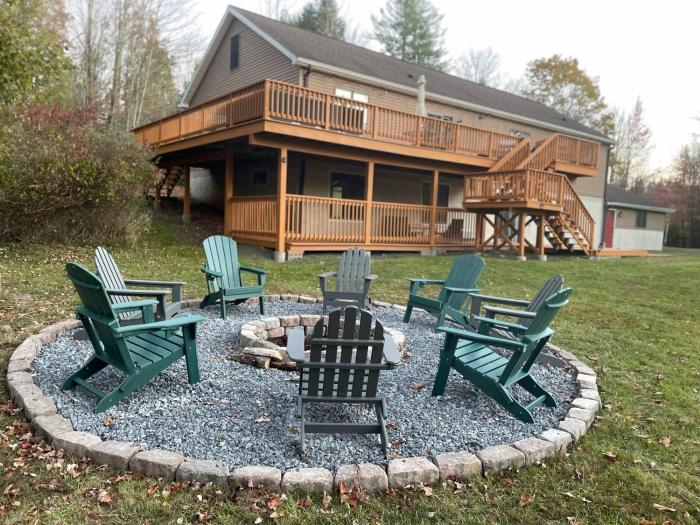 Mountain Modern Escape - EV Charger - 5BDRM