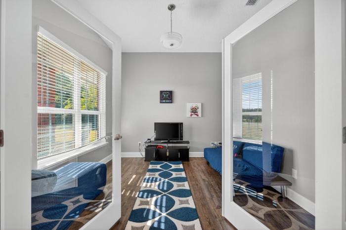 Floridays Manor home