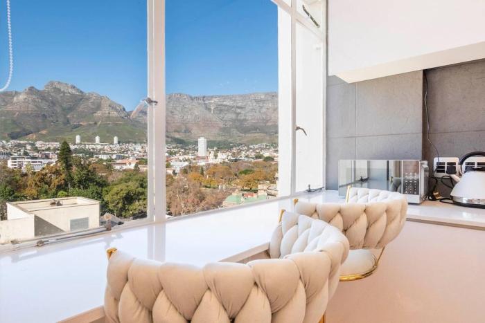 Table Mountain View - Studio Haven