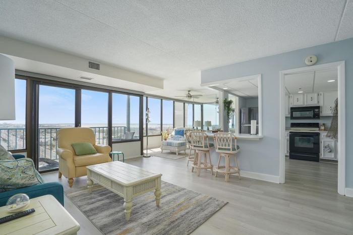 2 BR Ocean Front Condo with Heated Indoor Pool, Expansive Views