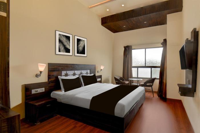 Super Townhouse Oak Sinhgad Road Crossway Formerly Popular Hotel