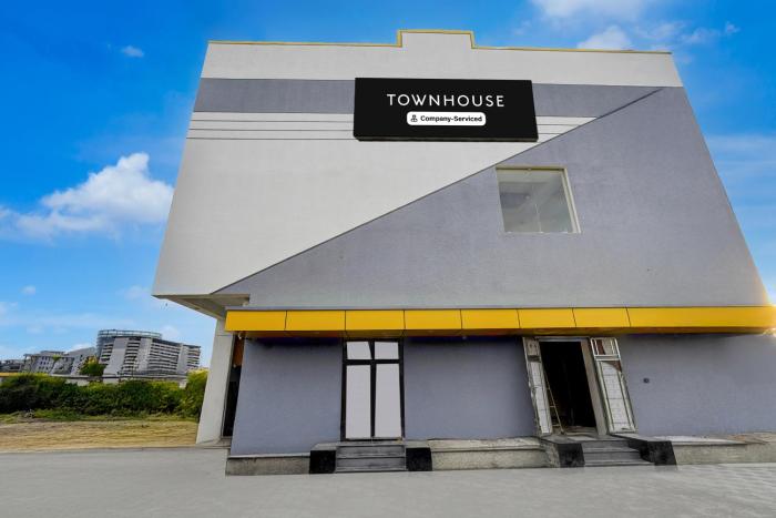 Super Townhouse Guduvancheri Junction Formerly Zafe Commercial