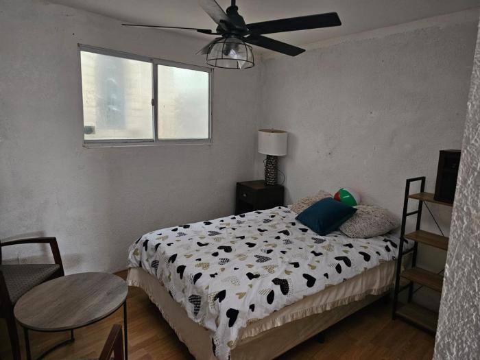 Small studio by the ocean, secure parking included