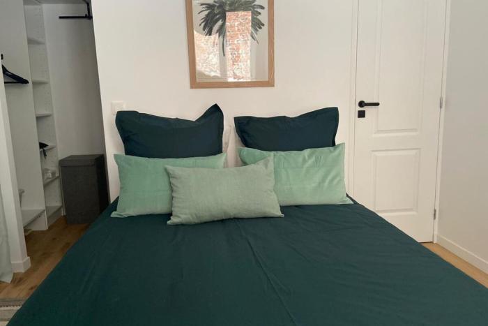 Montmartre & Metro district lines 12 and 4