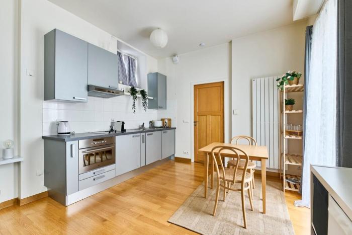 Direct Arc de Triomphe access