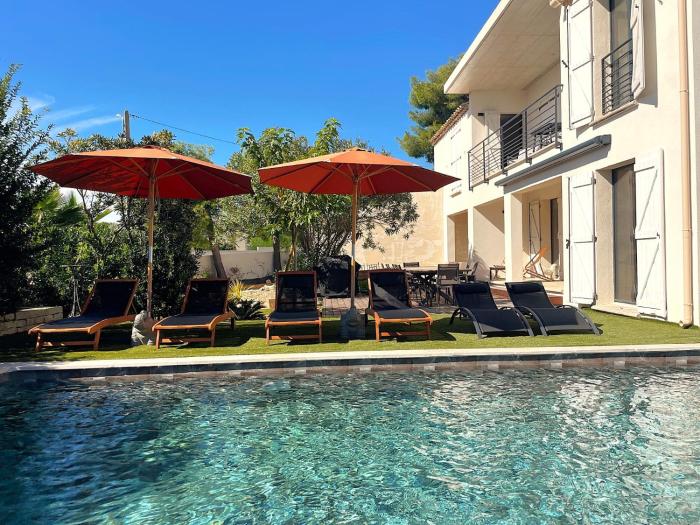 Villa Perle dAzur, vue mer, piscine chauffée, 400m de la mer