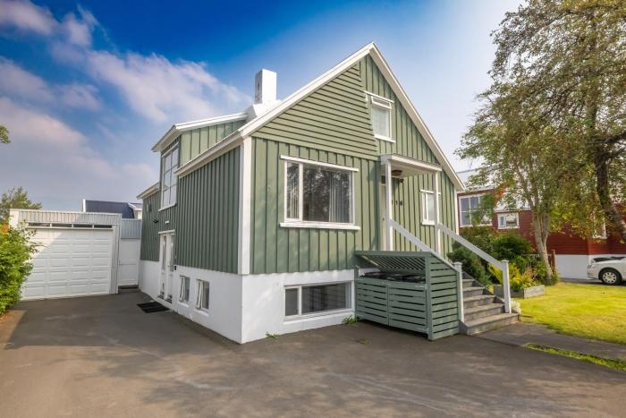 LL Properties - Spacious Historic Home