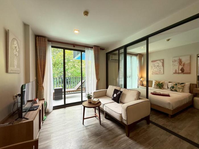 The Deck Patong Phuket by Mickey