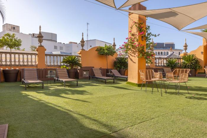 Campana Center Apartments by Valcambre