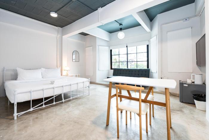 Yellow Place Sukhumvit 2 - BTS Nana xPro