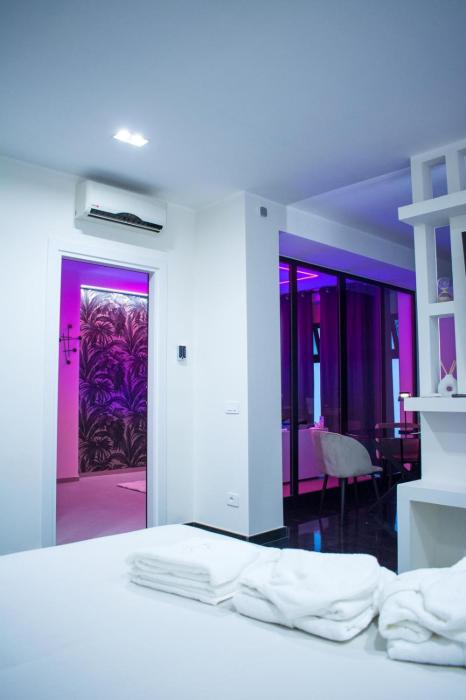 Crystal Luxury Apartment
