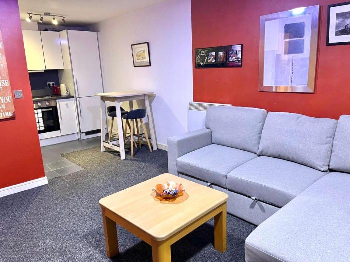 Sterling Luxury Apartment City Centre -Sleeps 4-Juliet Balcony - WiFi