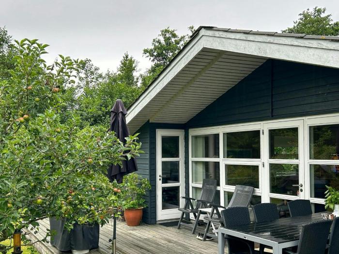 Family House With Large Garden By Ho Bay