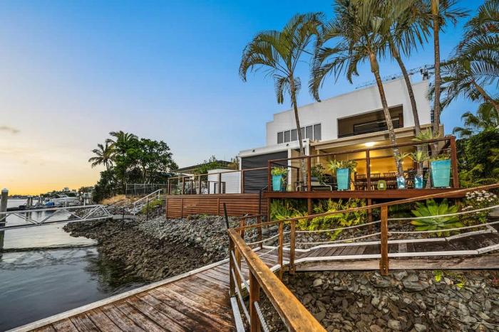 Riverside Family Villa