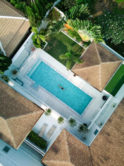 Golden Lily 4 Bedroom Private Pool Villa
