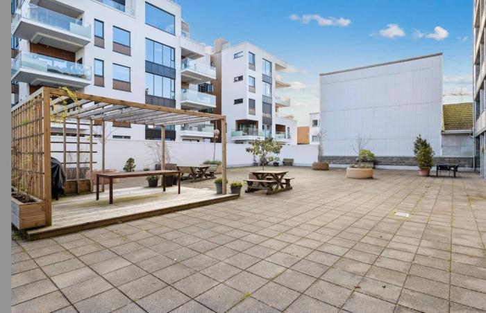 Lys og romslig 3-roms leilighet innglasset balkong