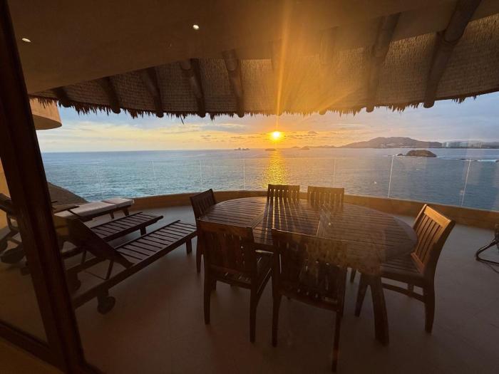 Palmetto 2-story Luxury condos