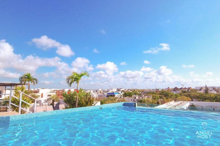 Resort style Stay WiFi Work Desk Gym and 2 Pools