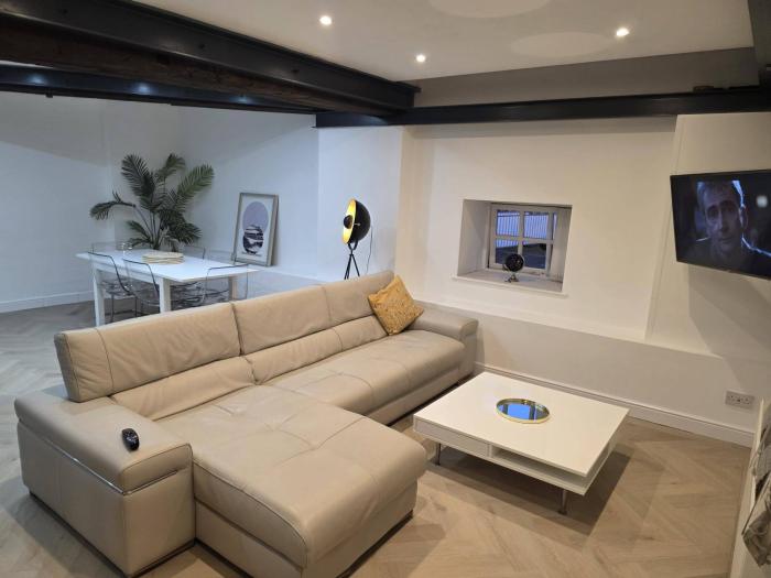 Liverpool Penthouse - Sleeps 8 - City Centre